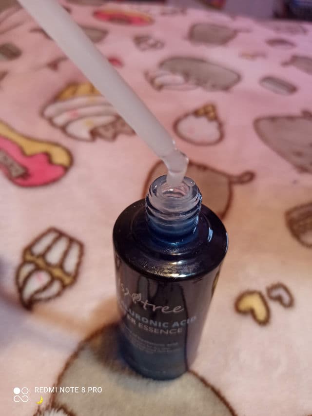 ISNTREE Hyaluronic Acid Water Essence review photo by MoonCat