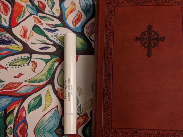 Neutrogena Rapid Dark Circle Repair Eye Cream review photo by Mouri