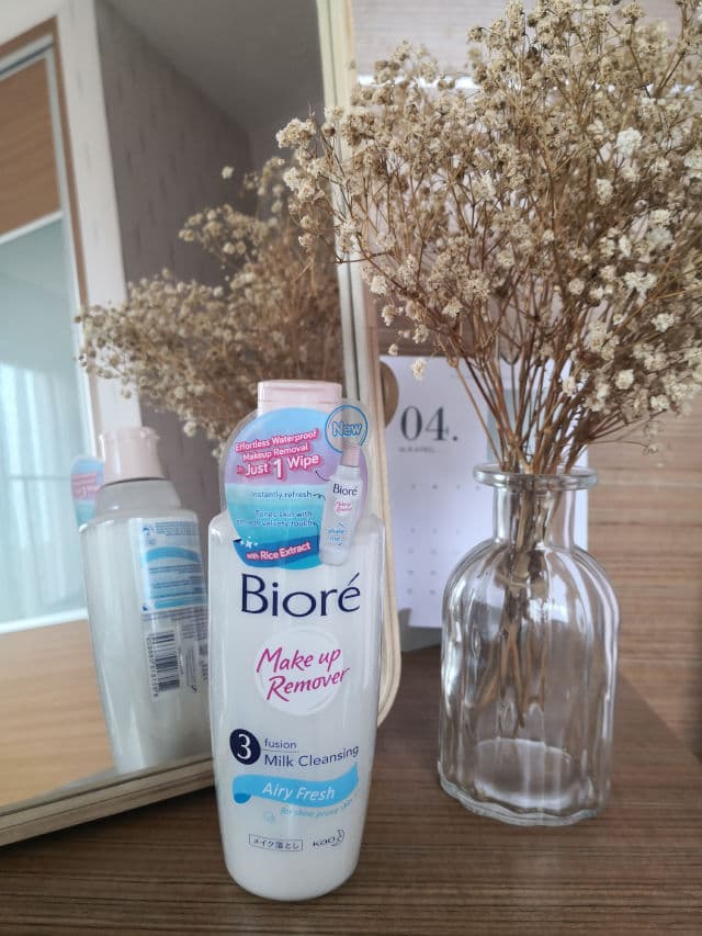 Biore 3 Fusion Milk Cleansing Makeup Remover (Airy Fresh) review photo by MsQ