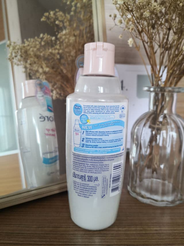 Biore 3 Fusion Milk Cleansing Makeup Remover (Airy Fresh) review photo by MsQ