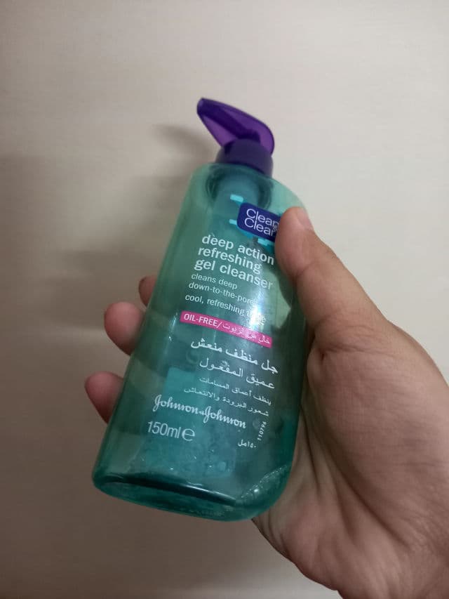 Clean & Clear Deep Action Refreshing Gel Cleanser review photo by Muniba