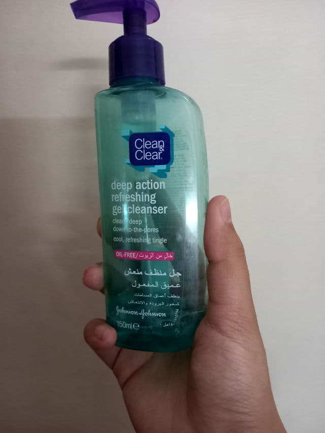 Clean & Clear Deep Action Refreshing Gel Cleanser review photo by Muniba