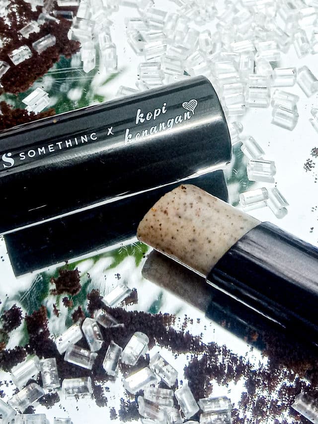 Somethinc Coffeeinc Lip Scrub review photo by MuslimDarmawan