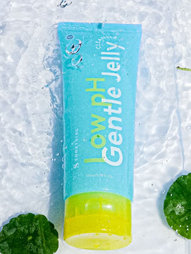 Somethinc Low pH Gentle Jelly Cleanser review photo by MuslimDarmawan