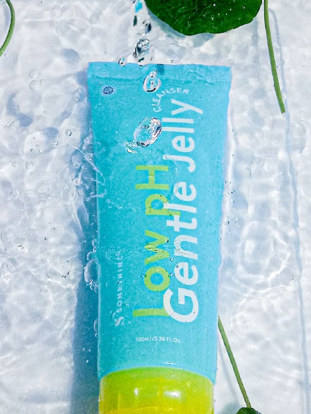 Somethinc Low pH Gentle Jelly Cleanser review photo by MuslimDarmawan