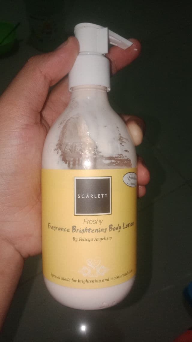 Scarlett Whitening Body Lotion Freshy review photo by MuslimDarmawan