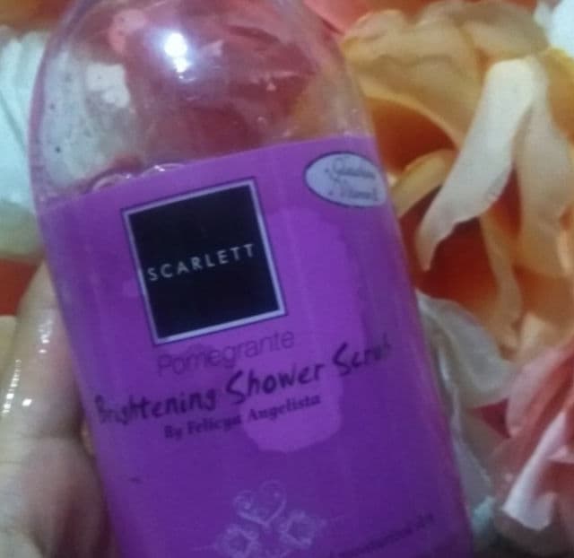 Scarlett Whitening Brightening Shower Scrub Pomegranate  review photo by Muthia1190