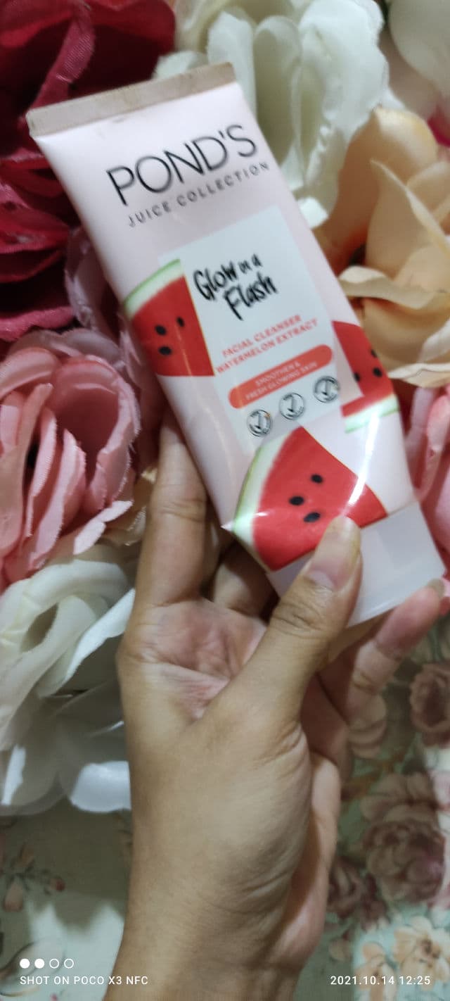 Pond's Juice Collection Cleanser Watermelon Extract review photo by Muthia1190