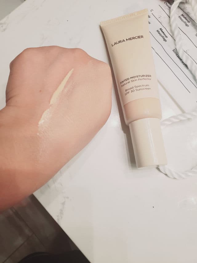 Laura Mercier Tinted Moisturizer Broad Spectrum SPF 20 review photo by Beautyinsideus9