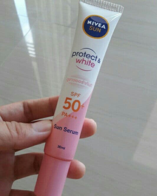 Nivea Sun Protect&White Instant Aura Serum SPF 50+PA+++ review photo by Nabilahranti
