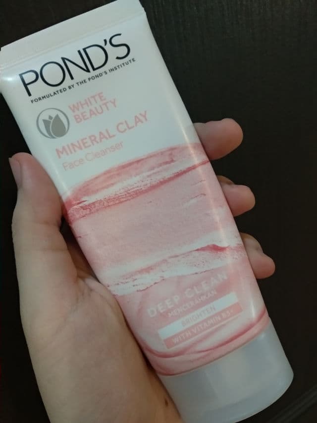 Pond's White Beauty Mineral Clay Face Cleanser review photo by heyitsnanah