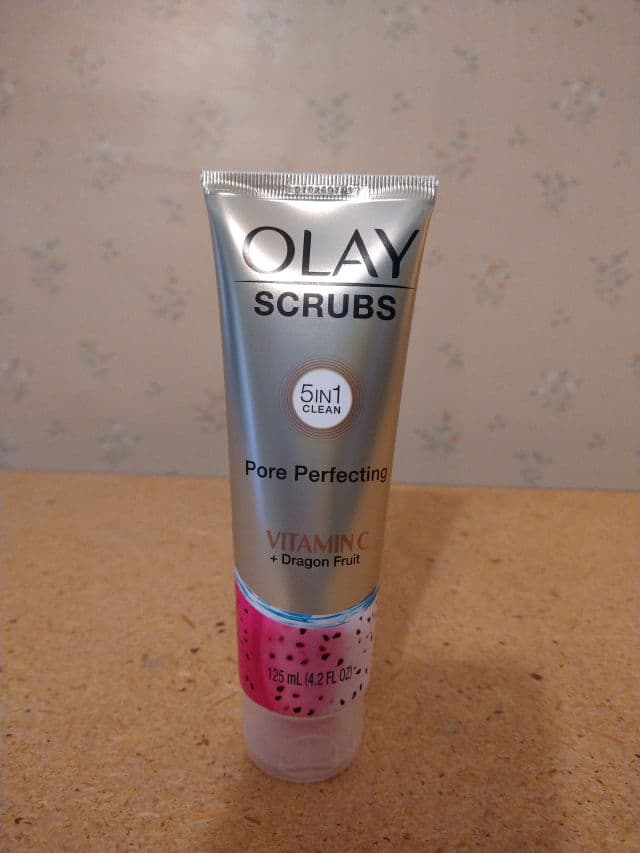 Olay Pore Perfecting Facial Cleanser Vitamin C + Dragon Fruit review photo by ReneeC