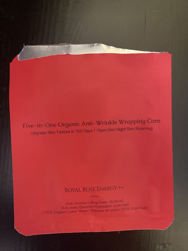 XUYONI Royal Rose Energy++ Face Mask review photo by NguyenAndOngLy