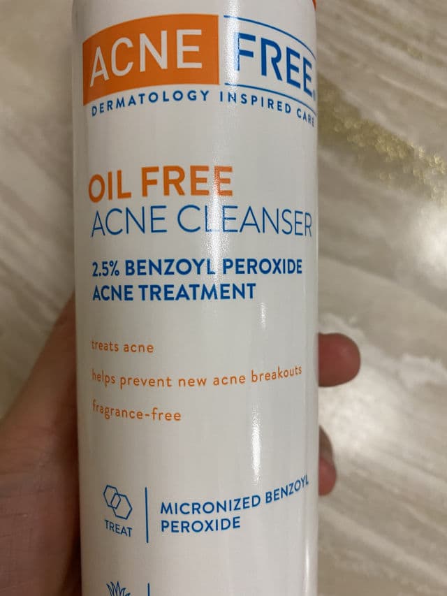 AcneFree Oil-Free Acne Cleanser review photo by NguyenAndOngLy