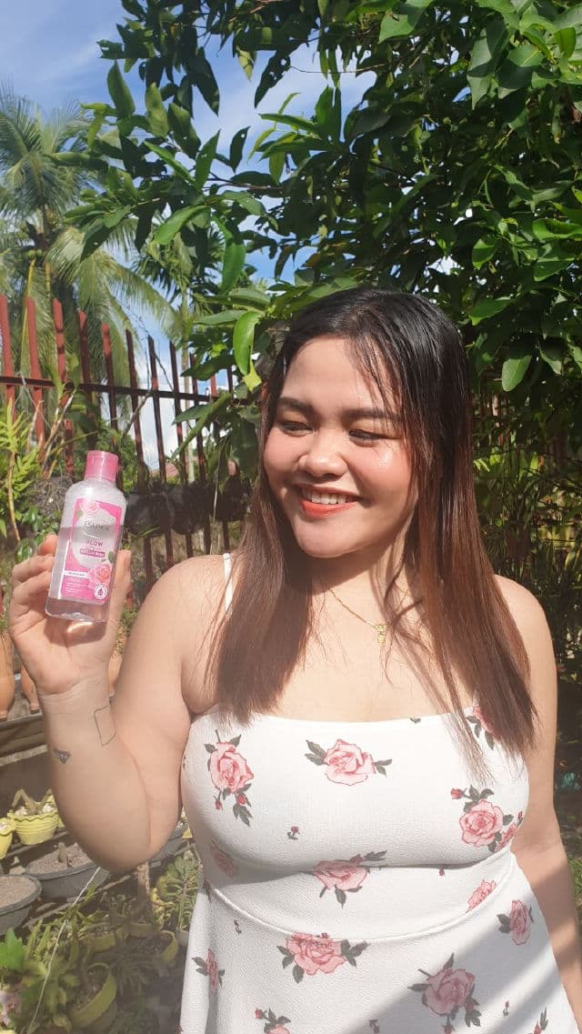 Eskinol Glow Micellar Water Rose review photo by Nikkie