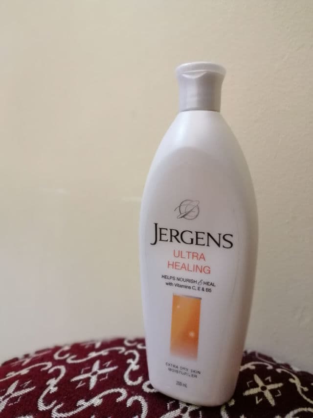 Jergens Ultra Healing Extra Dry Skin Moisturizer review photo by NinaGDM