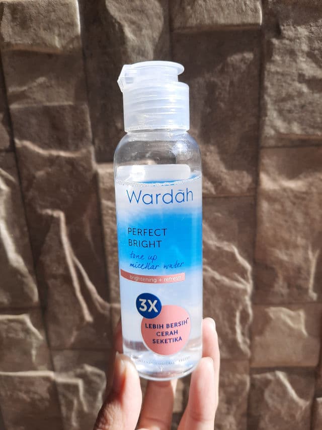 Wardah Perfect Bright Tone Up Micellar Water review photo by Ninskinjournal