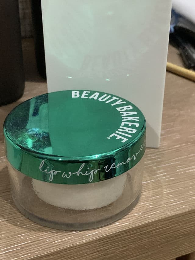 Beauty Bakerie Lip Whip Remover review photo by Nisakniza