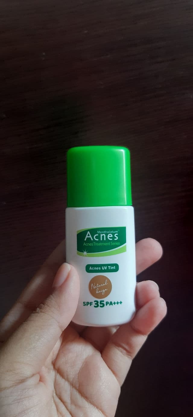 Acnes UV Tint Nature Beige SPF 35 PA+++ review photo by Noohee