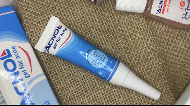 Acnol Gel for Acne review photo by Novella
