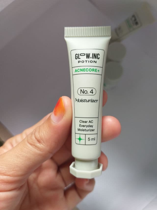 Glow Inc Potion ACNECORE+ Clear AC Everyday Moisturizer review photo by NovitaDiana