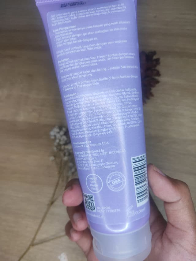 Clinelle WhitenUP Brightening Cleanser review photo by NurAsiyah
