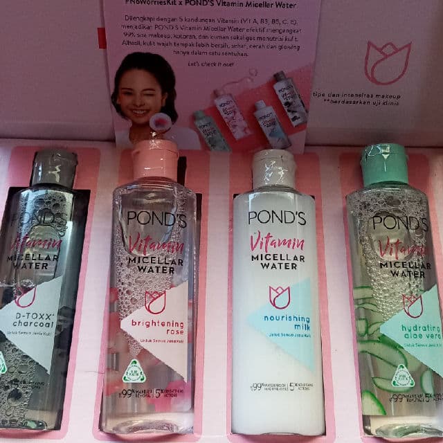 Pond's Vitamin Micellar Water Hydrating Aloe Vera review photo by Nuraisah