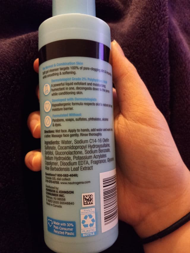Neutrogena Skin Balancing Gel Cleanser (2% Polyhydroxy Acid) review photo by ParisJ