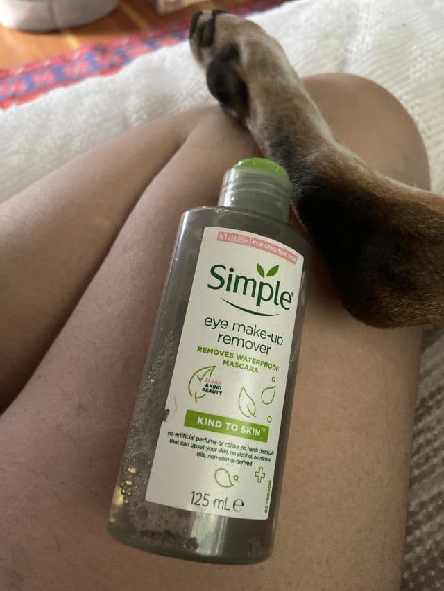 Simple Kind To Eyes Eye Make-Up Remover review photo by Pastelem0