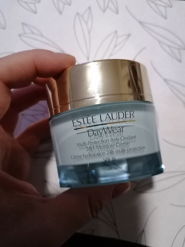 Estee Lauder Daywear Advanced Multi-Protection Anti-Oxidant Creme SPF 15 review photo by Petrenci