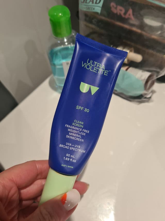 Ultra Violette Clean Screen SPF 30 Fragrance Free Weightless Gel Skinscreen review photo by saraskin