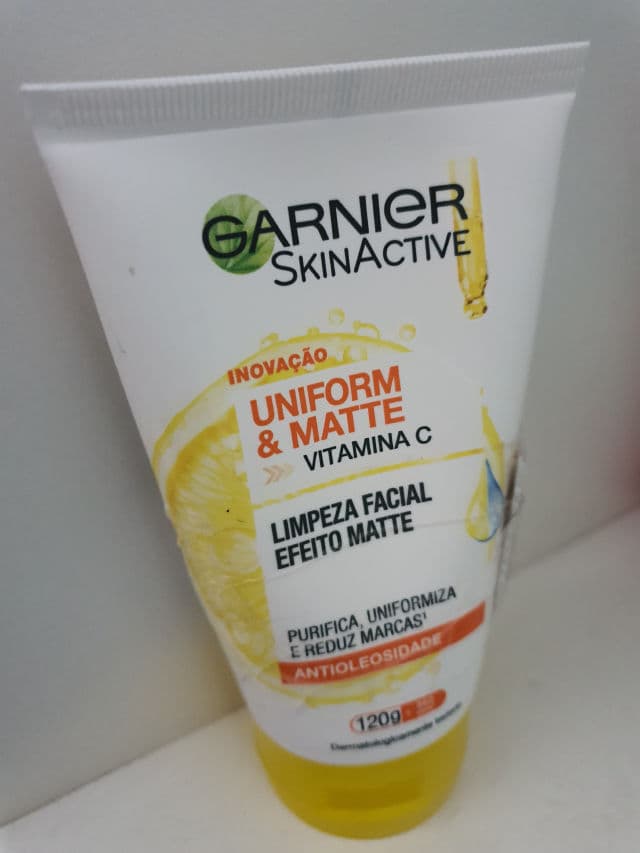 Garnier Uniform & Matte Vitamin C Limpeza Facial Efeito review photo by SskinN