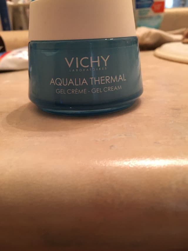 Vichy Aqualia Thermal Rehydrating Water Gel review photo by Pickyplans