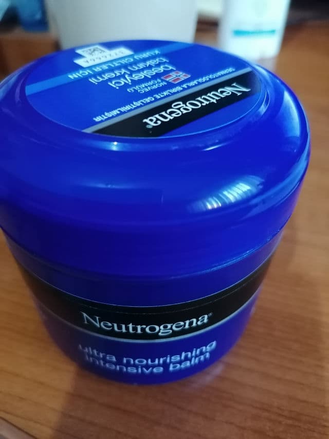 Neutrogena Ultra Nourishing Intensive Balm review photo by Picky715