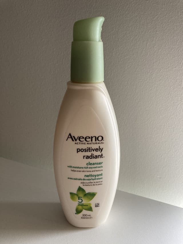 Aveeno Positively Radiant Cleanser review photo by Picky47502