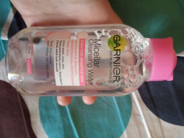 Garnier Pure Active Anti-Acne White Acne & Oil Cleansing Foam review photo by Picky68247