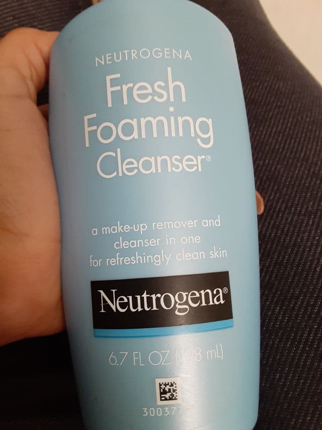 Neutrogena Fresh Foaming Facial Cleanser & Makeup Remover review photo by JohannaF.