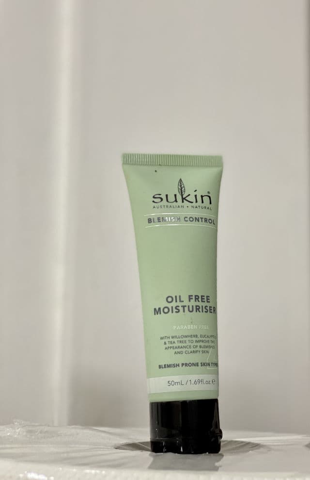 Sukin Blemish Control Oil Free Moisturiser review photo by HasnaNazir