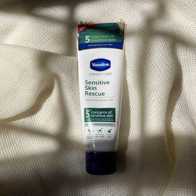 Vaseline Expert Care Sensitive Skin Rescue review photo by AiniMentari