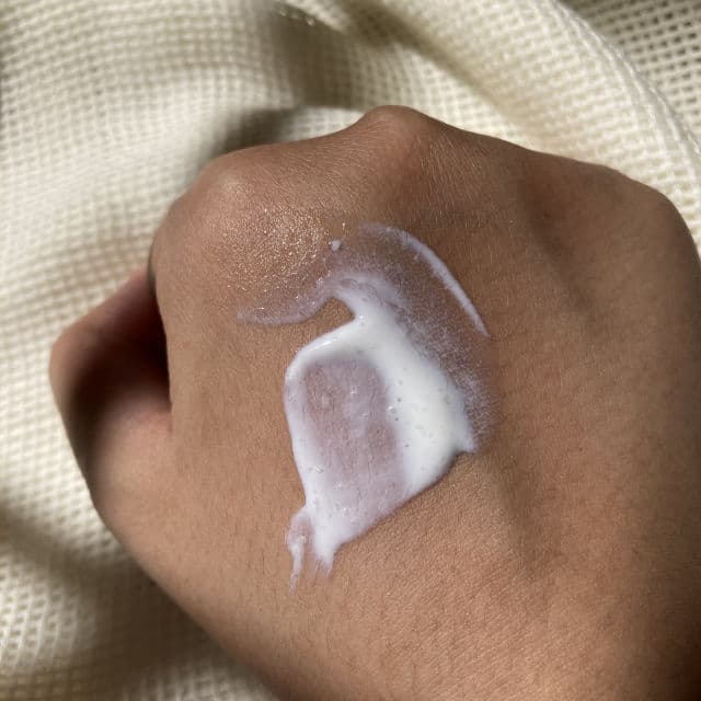 SKIN AQUA UV Mild Milk SPF 25 PA ++ review photo by AiniMentari