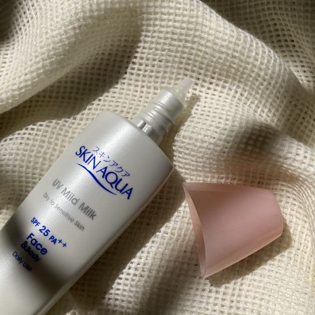 SKIN AQUA UV Mild Milk SPF 25 PA ++ review photo by AiniMentari