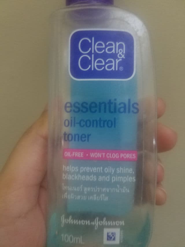 Clean & Clear Essentials Oil-Control Toner review photo by PickyMed