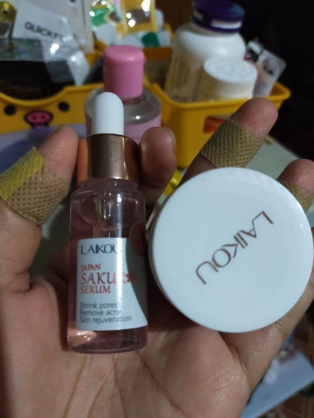 Laikou Japan Sakura Serum Essence review photo by PickySiren