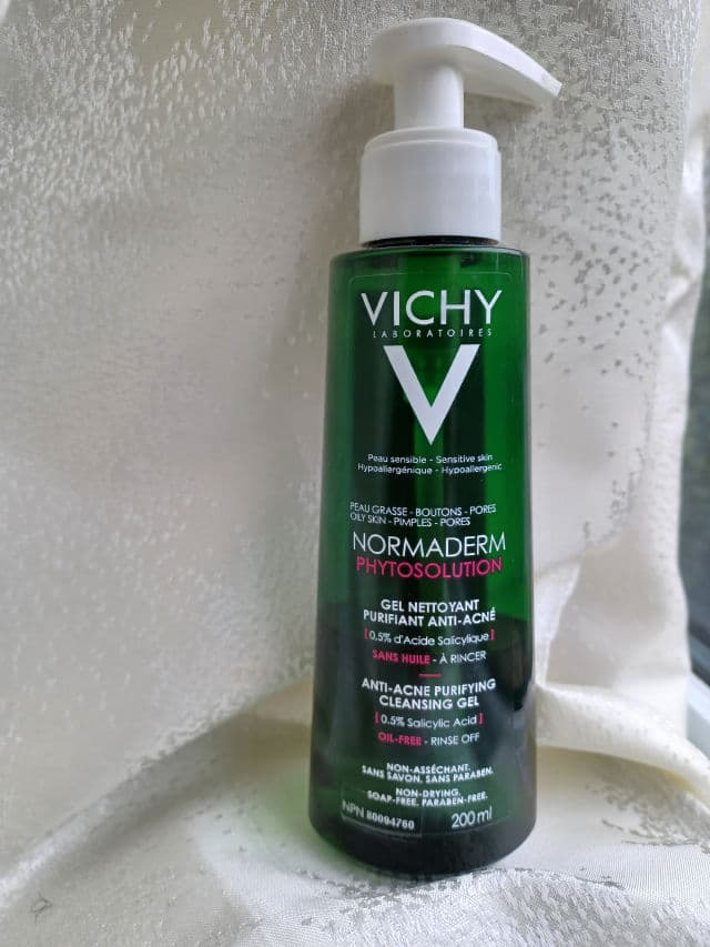 Vichy Normaderm Anti-Acne Purifying Cleansing Gel review photo by Pickytimin