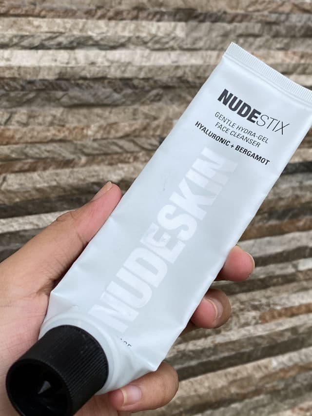 Nudestix Nudeskin Gentle Hydra-Gel Face Cleanser review photo by Pinaydora