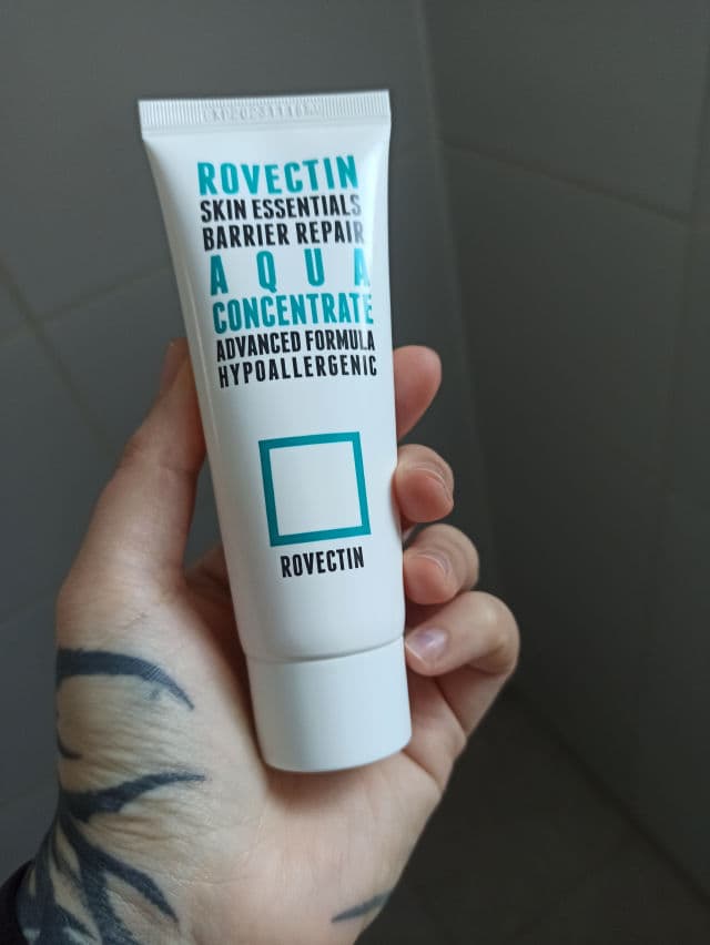 Rovectin Skin Essentials Barrier Repair Aqua Concentrate review photo by PinkRust