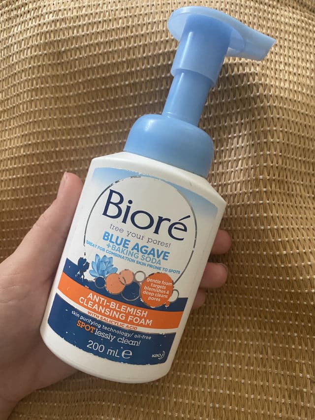 Biore Baking Soda Acne Cleansing Foam review photo by PinkTanzanite