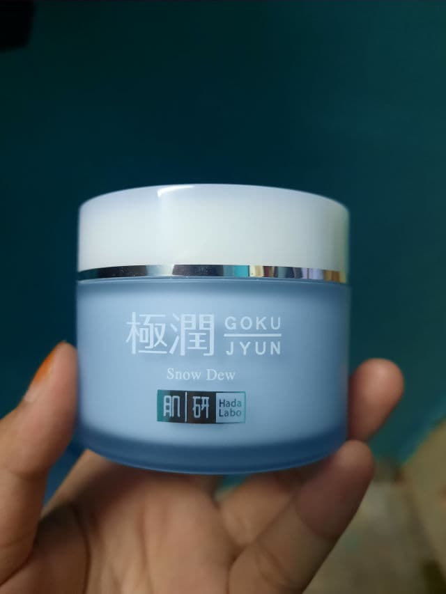 Hada Labo Hydrating Snow Dew review photo by Piqaa