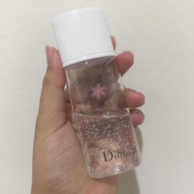 Dior Diorsnow Essence of Light: Light-Activating Micro-Infused Lotion review photo by Popon
