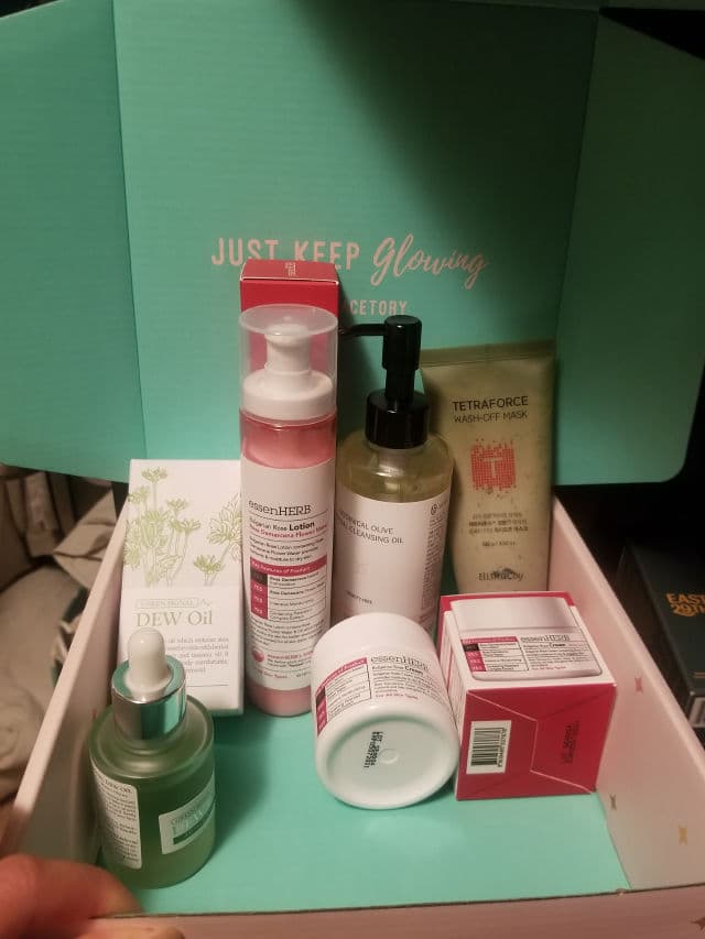 Coscodi 35˚ Botanical Olive Facial Cleansing Oil review photo by PoppyForest